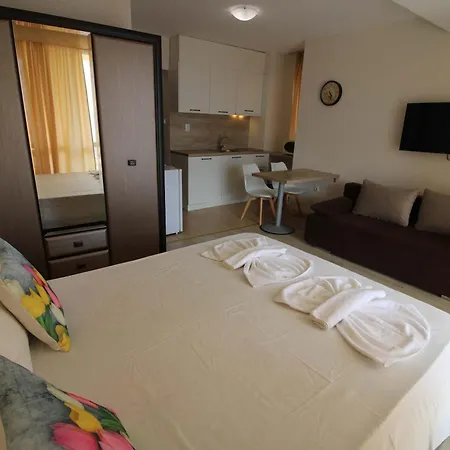 דירה Cosy With Pool And Sea View In Ivet *