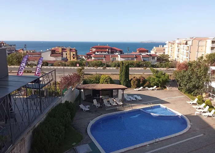 Cosy With Pool And Sea View In Ivet