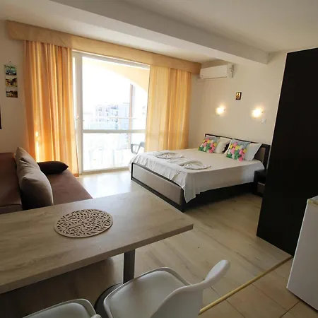 公寓 Cosy With Pool And Sea View In Ivet