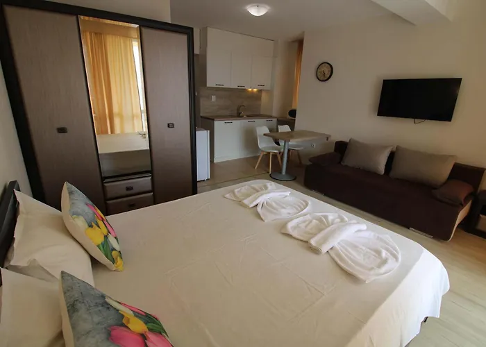 公寓 Cosy With Pool And Sea View In Ivet *